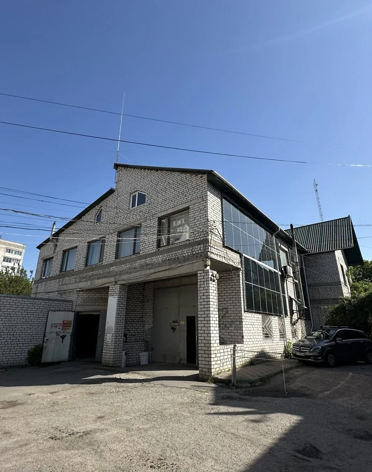 Спеціальне приміщення, Крюківський: резервне живлення, автосервіс