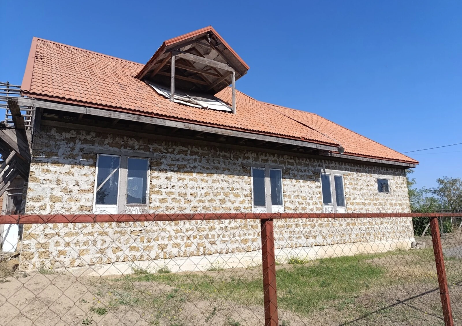 Будинок, Верхня Хортиця: веранда, гараж і сад - фото 1