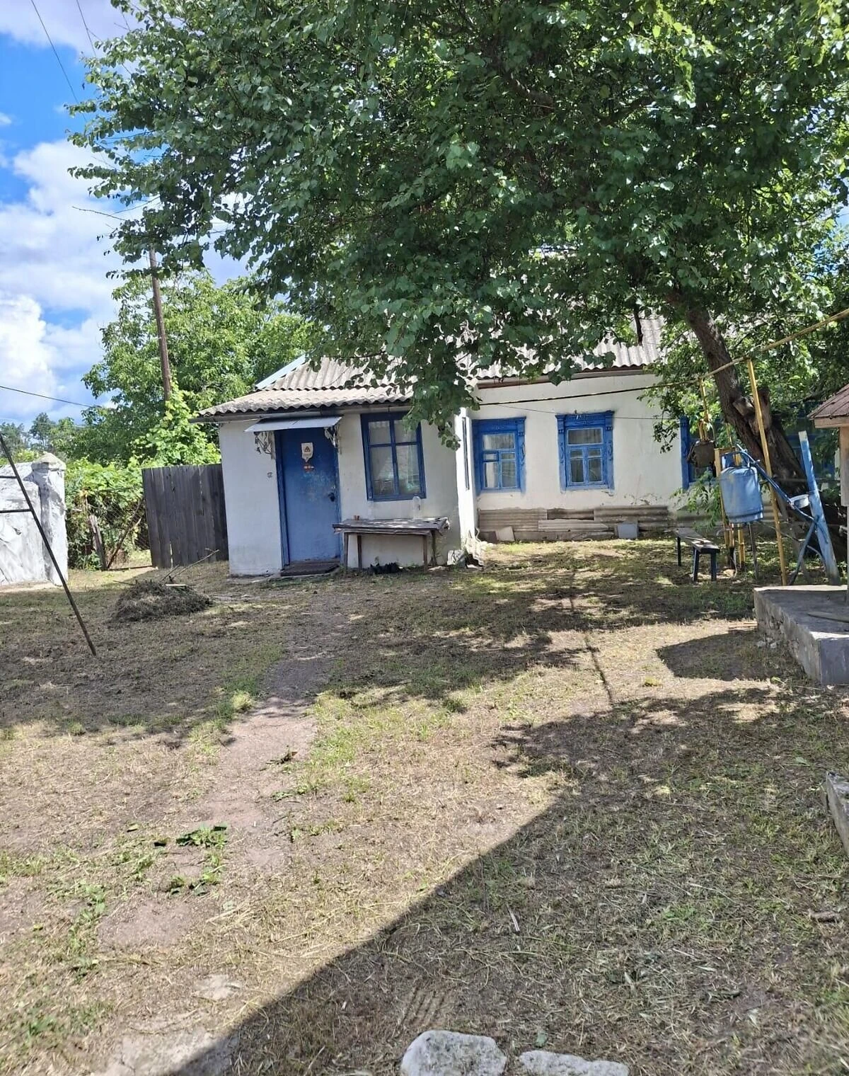Будинок, Дернівка: сад, стіни з брусу