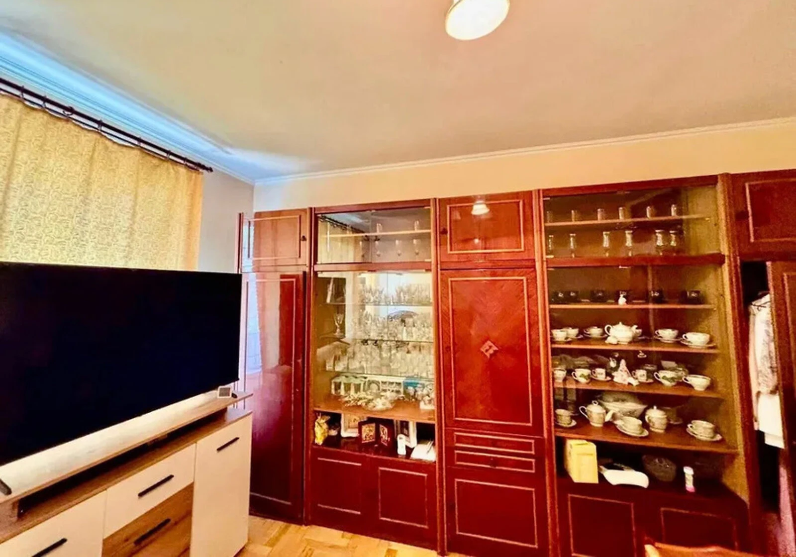 3-комнатная квартира, Мукачево: индивидуальное газовое отопление, фото 5