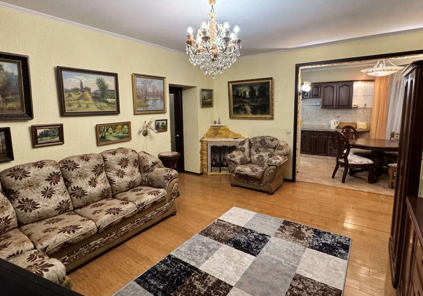 3-кімнатна квартира, Відрадний: джакузі, внутрішній двір - фото 1
