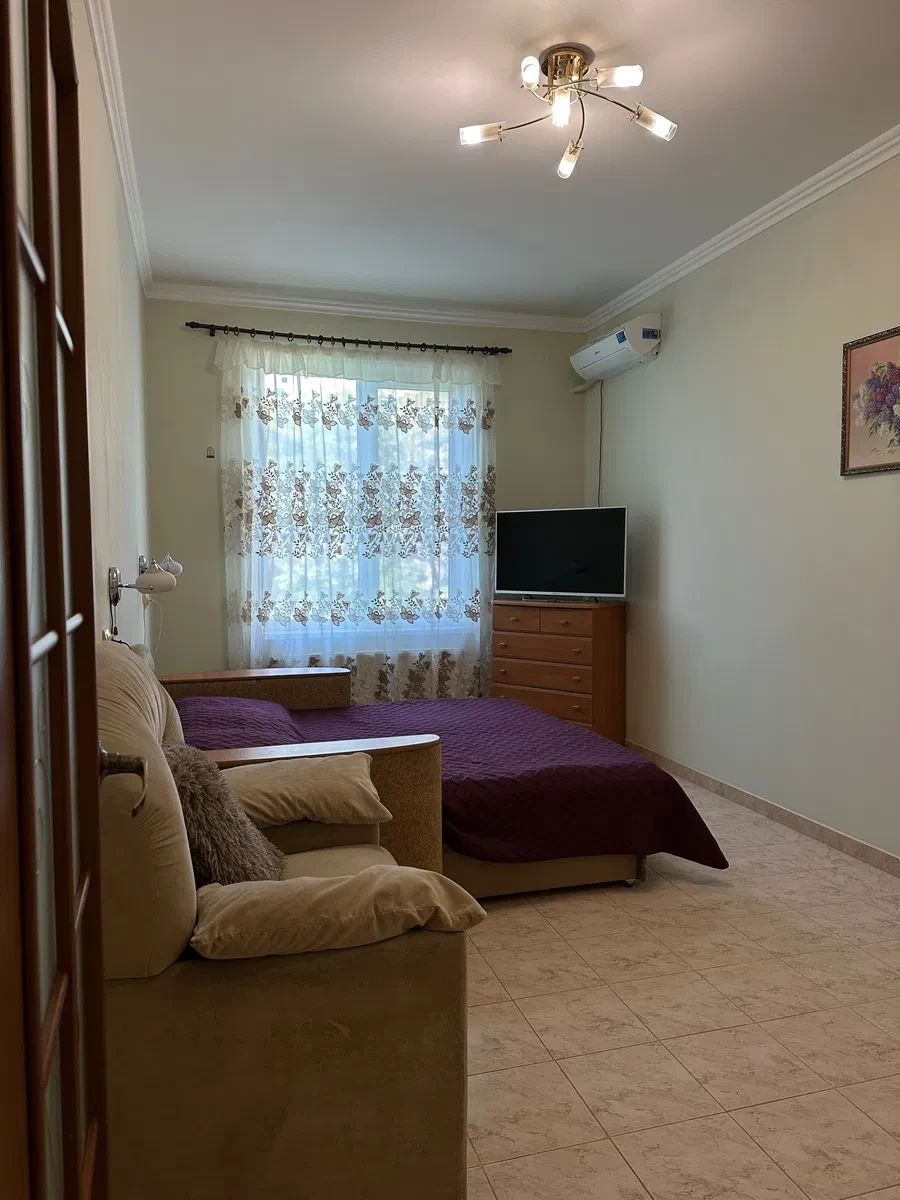 1-кімнатна квартира у ЖК Испанский: окрема спальня, кухня 20 м² - фото 1