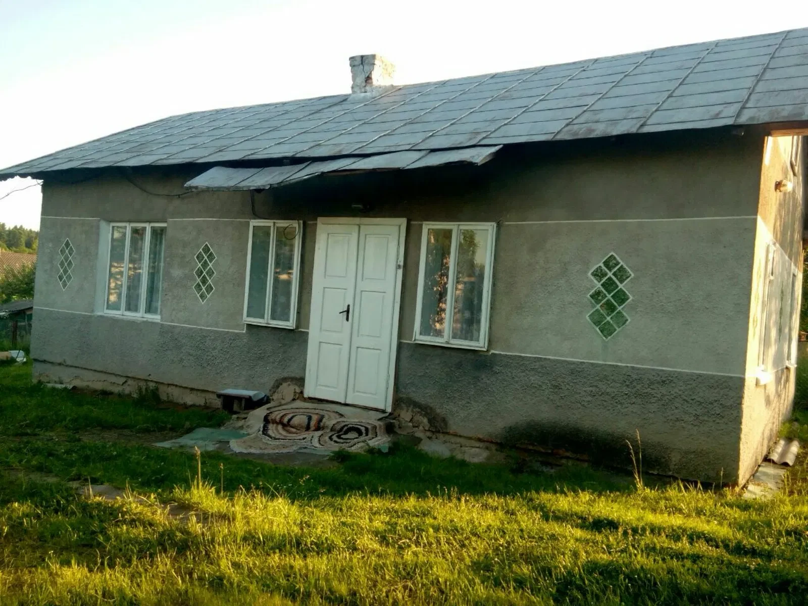 Дом, Майдан: гараж, асфальтированная дорога, 15 соток