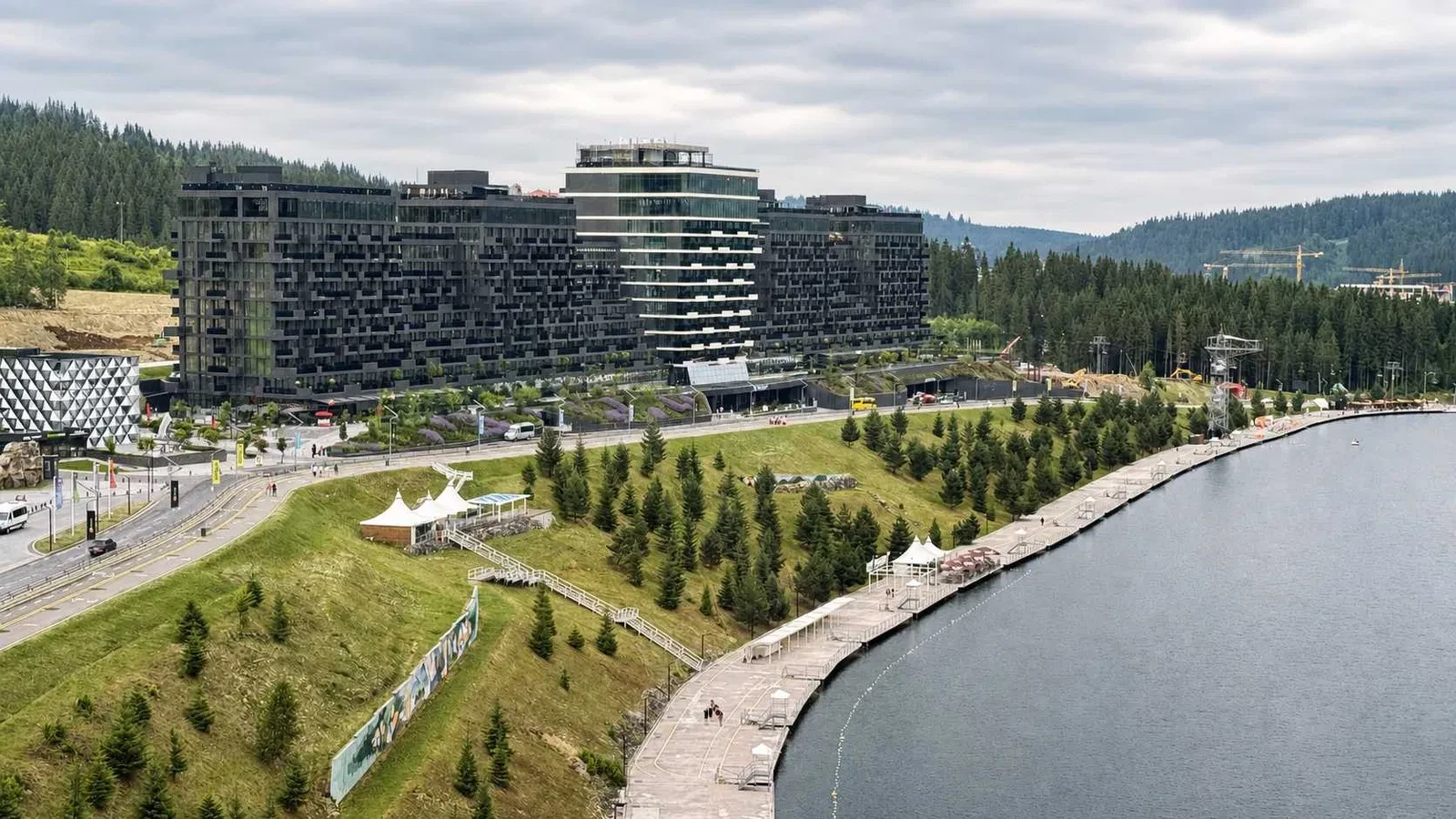 Апартамент у ЖК GLACIER PREMIUM APARTMENTS: відпочинок і оренда цілий рік