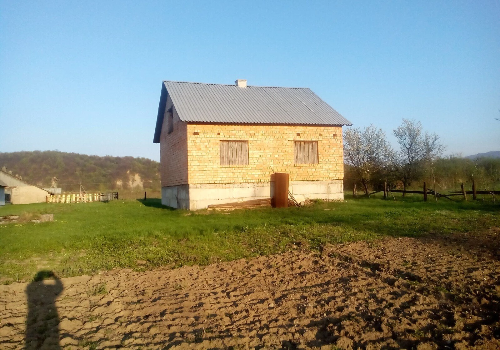 Будинок, Верхнє Синьовидне: ділянка 12 соток, коробка та дах - фото 1