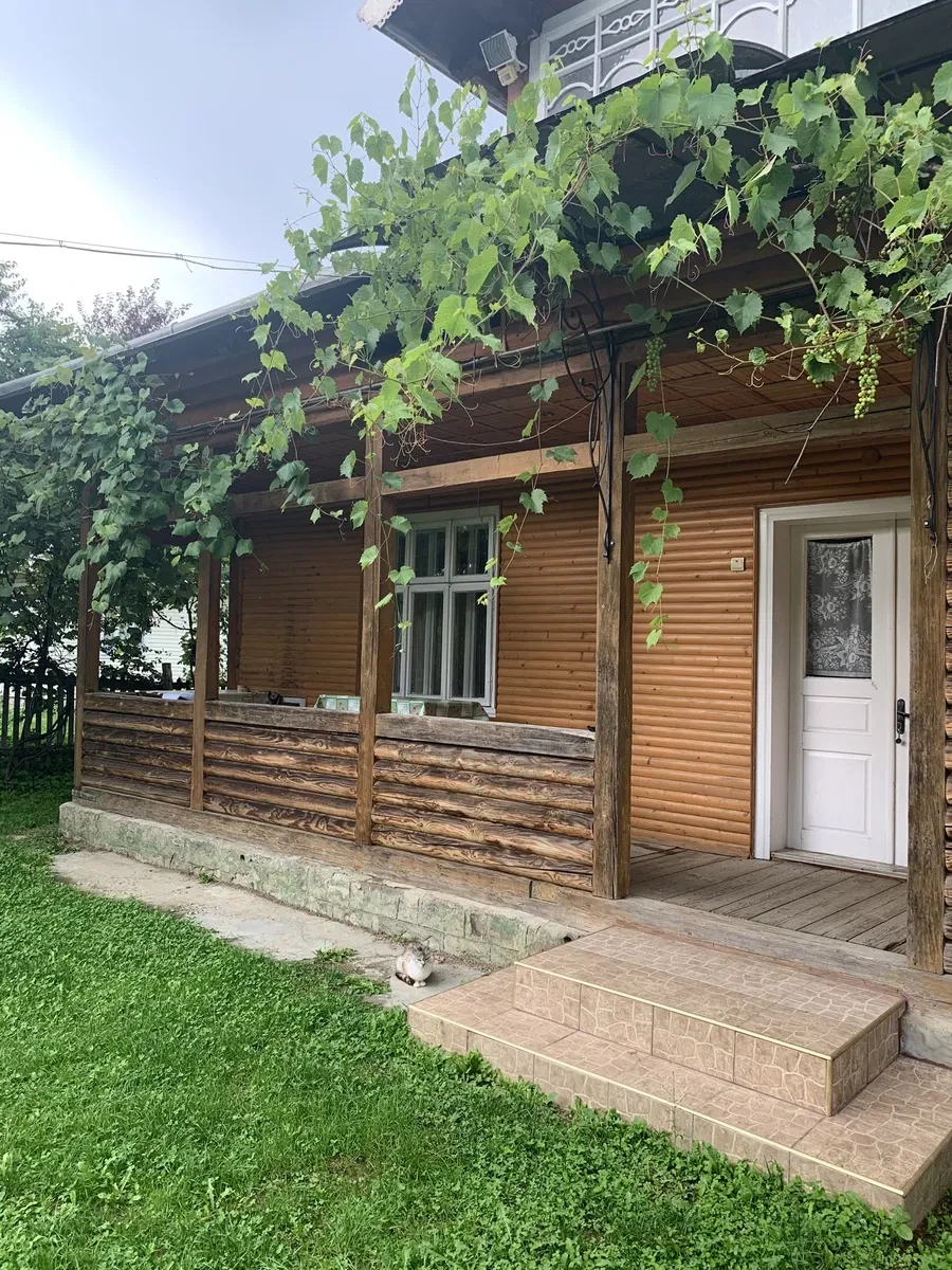Котедж, Тюдів: 100 м до річки Черемош, тераса - фото 2