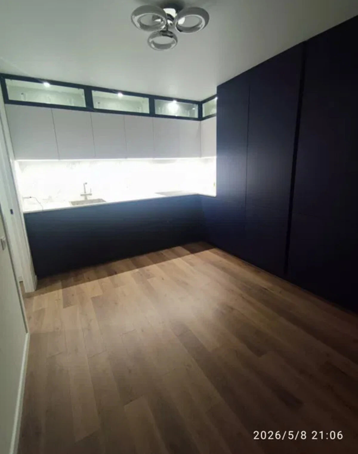 2-комнатная квартира, Бровары: кухня 20 м², подогрев пола - фото 3