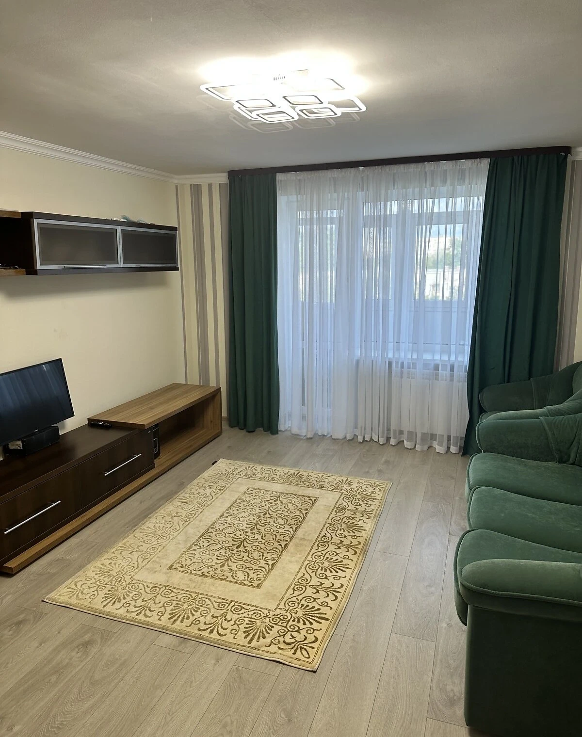 4-кімнатна квартира, Вишенька: євроремонт, без маленьких дітей - фото 2