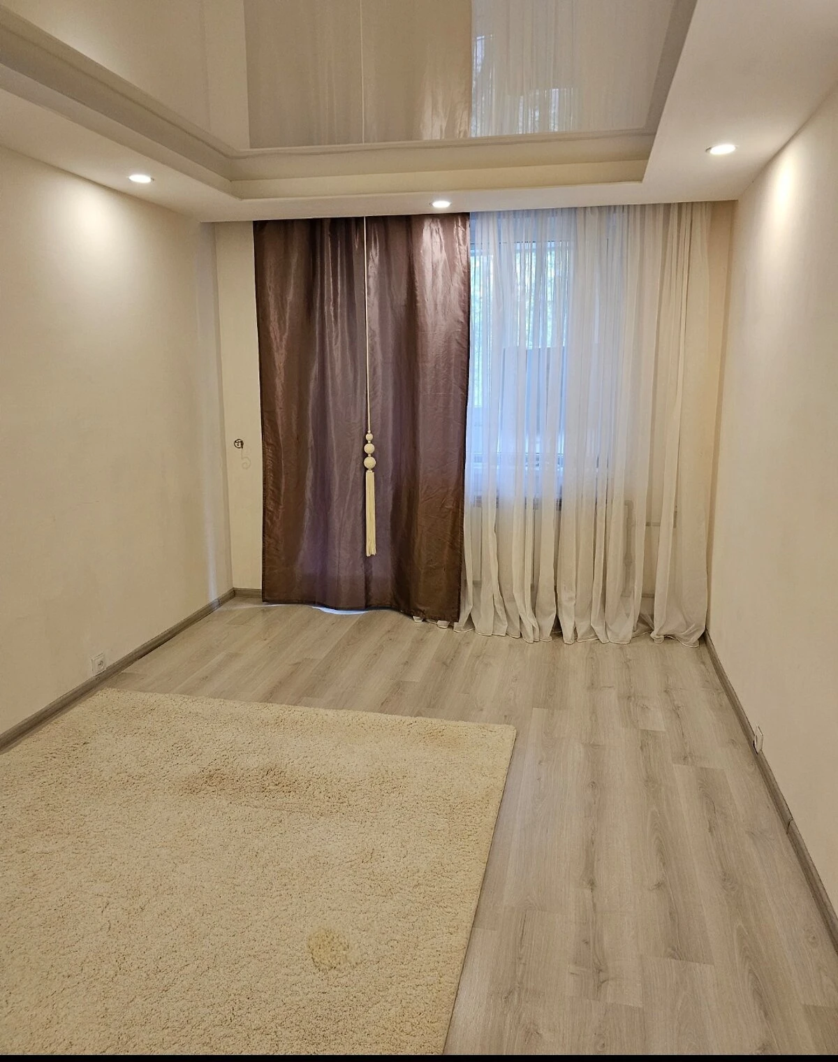 1-кімнатна квартира, 335-ий мікрорайон: метро Олексіївська - фото 1