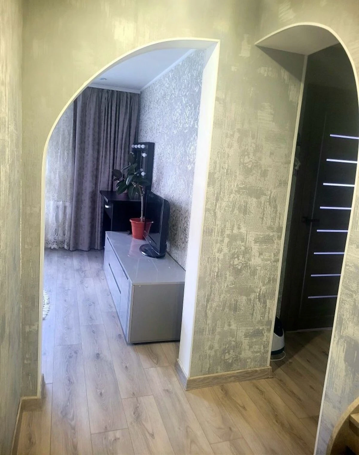 3-комнатная квартира, Машевка: евроремонт, панельный дом - фото 4