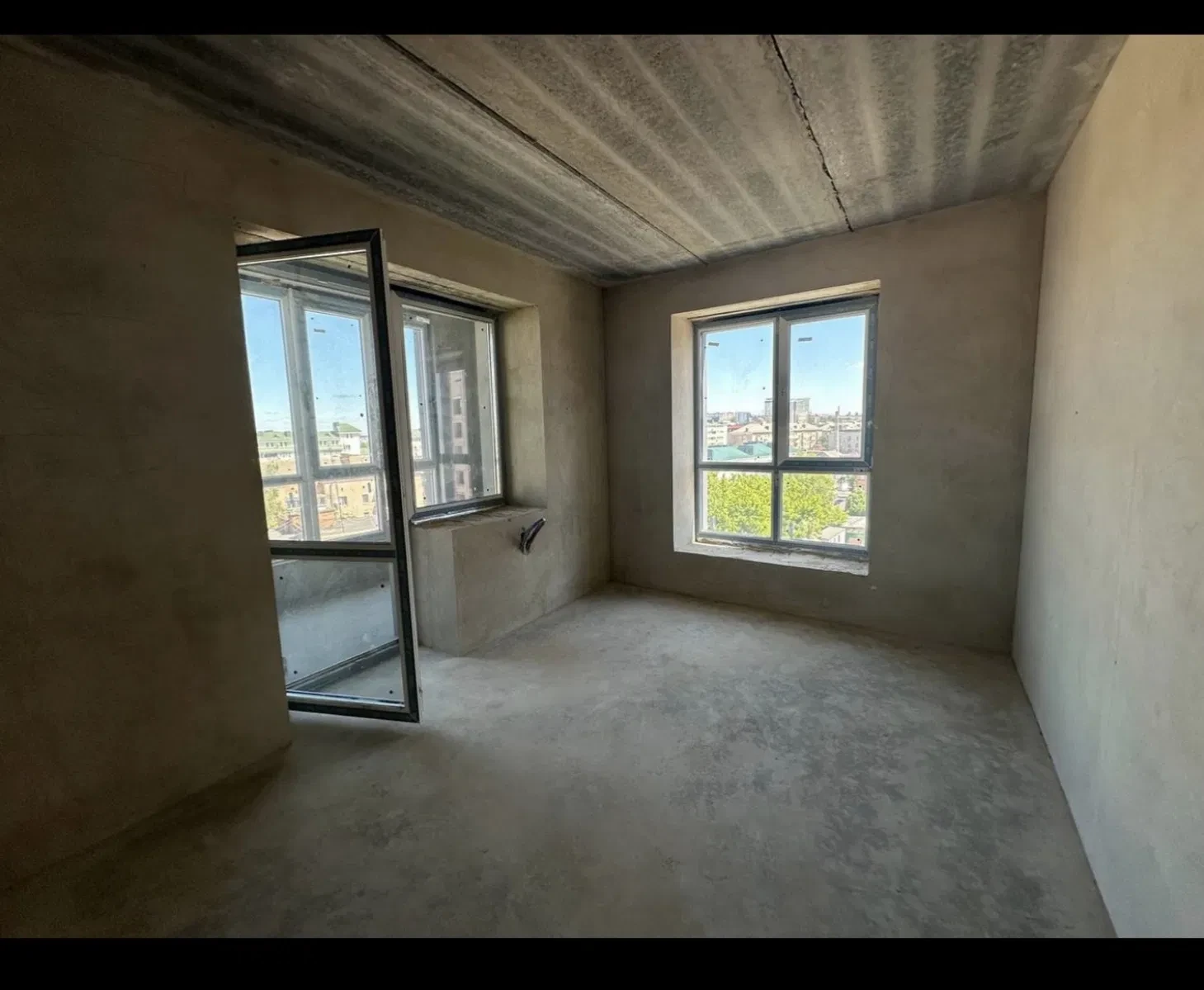 2-кімнатна квартира у ЖК CENTRAL CITY Apartments: підземний паркінг