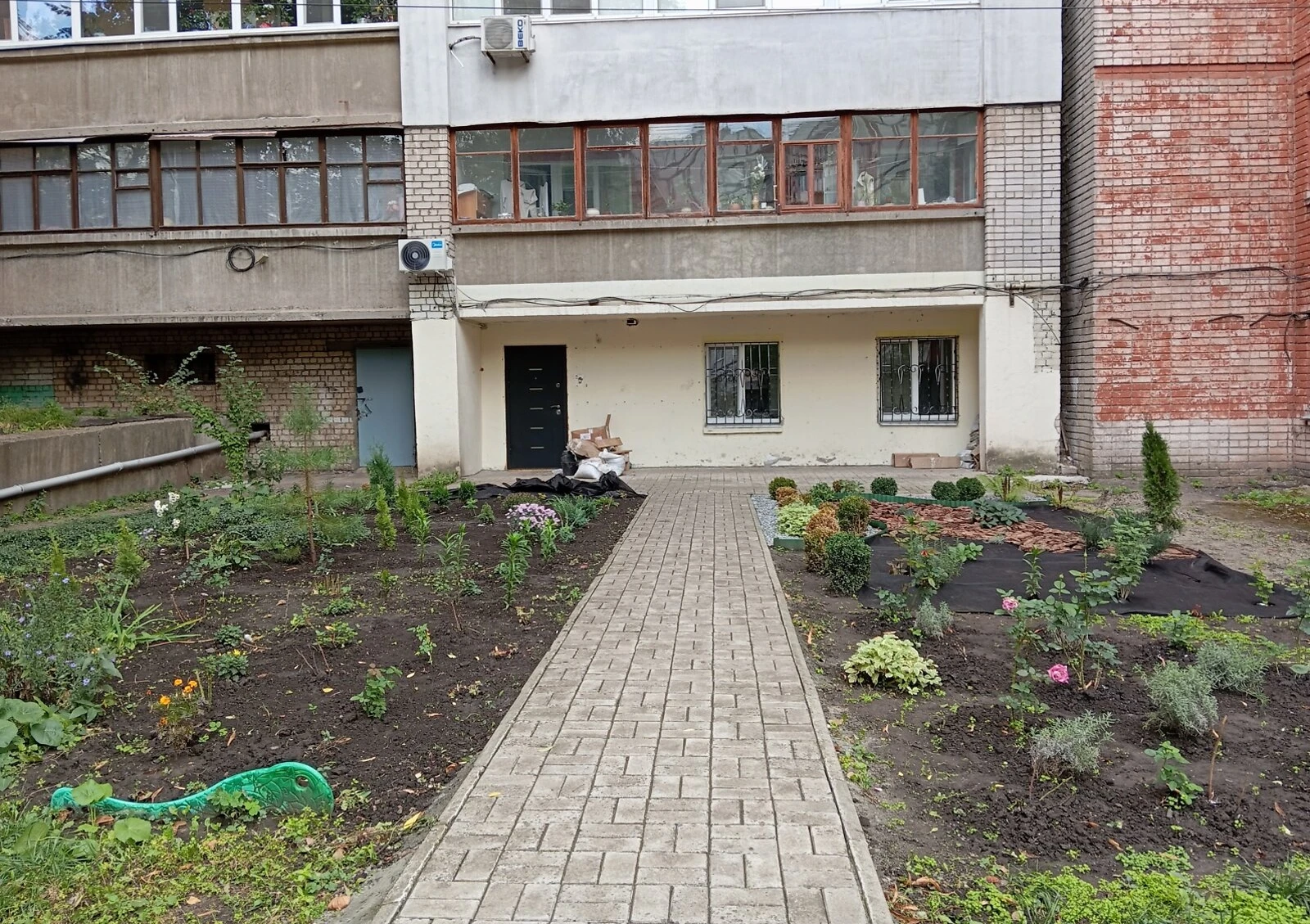 Комерційне приміщення, Тополя-1: укриття в будинку, вхід без порогів - фото 1