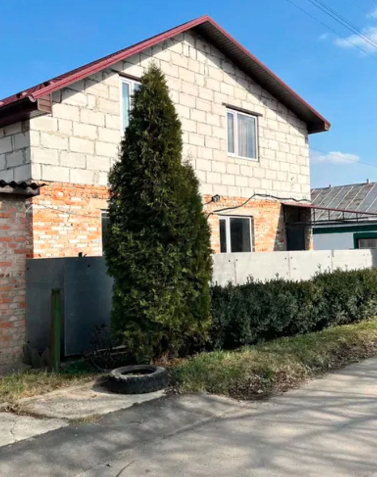 Будинок, Умань: гараж із підвалом, баня і 6 соток