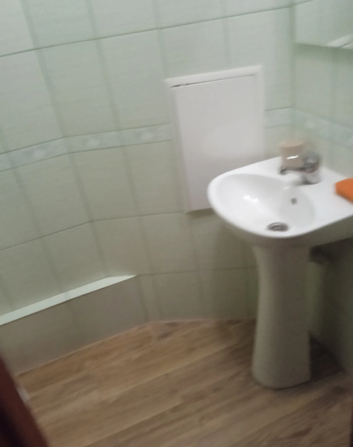 2-кімнатна квартира, Позняки: 2 санвузли, опалення без світла
