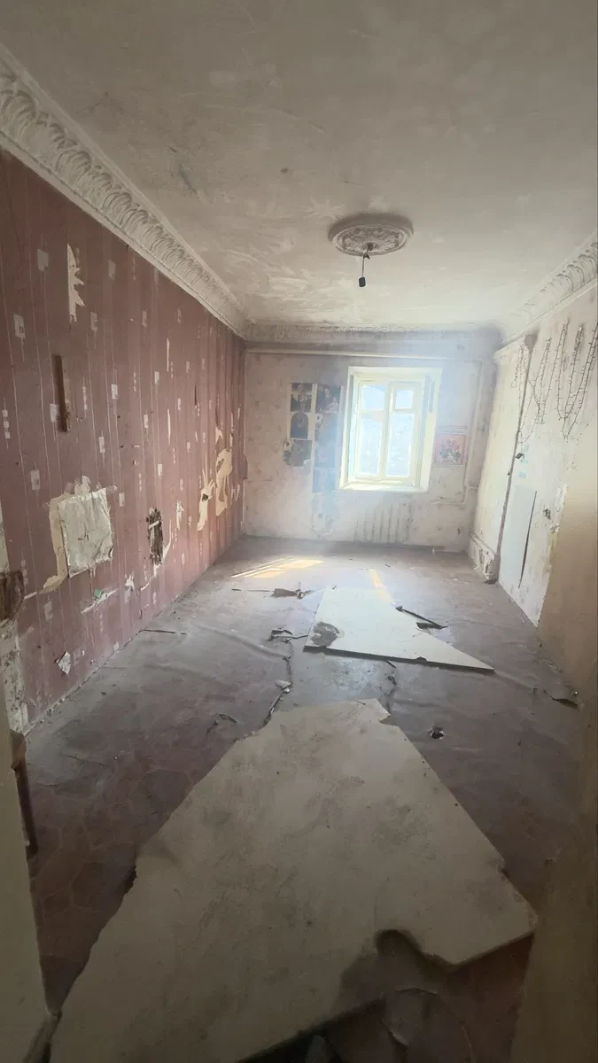 2-кімнатна квартира, Пересипський: під капітальний ремонт, засклена веранда