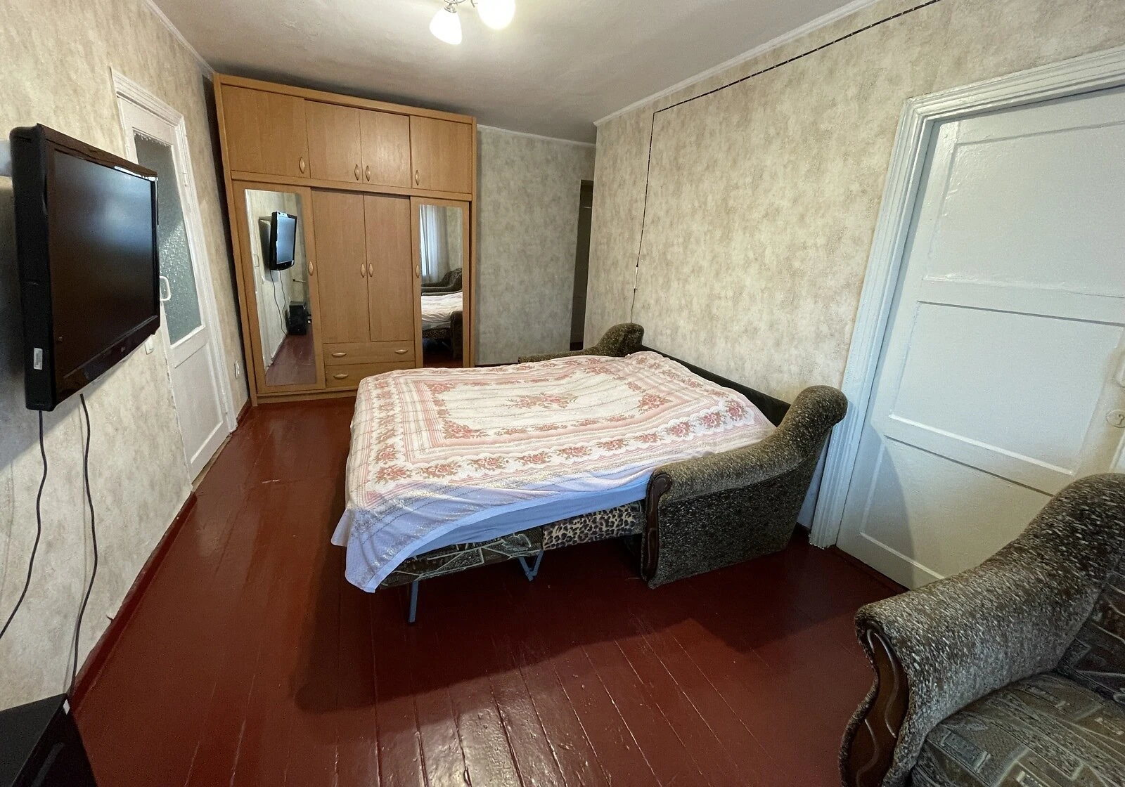 3-кімнатна квартира, Ізяслав: цегляні стіни, бойлер, фото 3