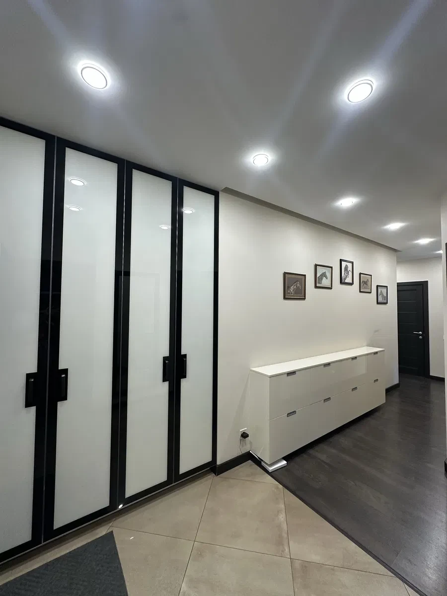 3-кімнатна квартира, Дарницький: дизайнерський ремонт, метро Осокорки 7 хв - фото 2