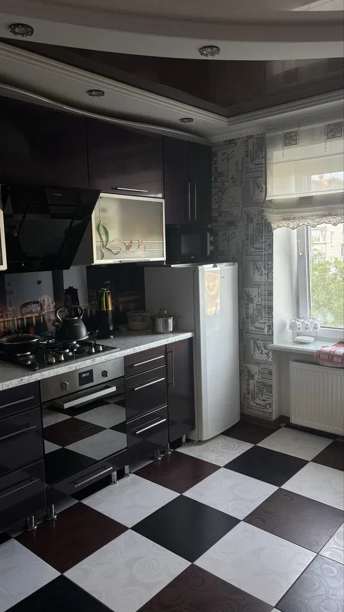 4-комнатная квартира, Конотоп: дизайнерский ремонт, студия - фото 2