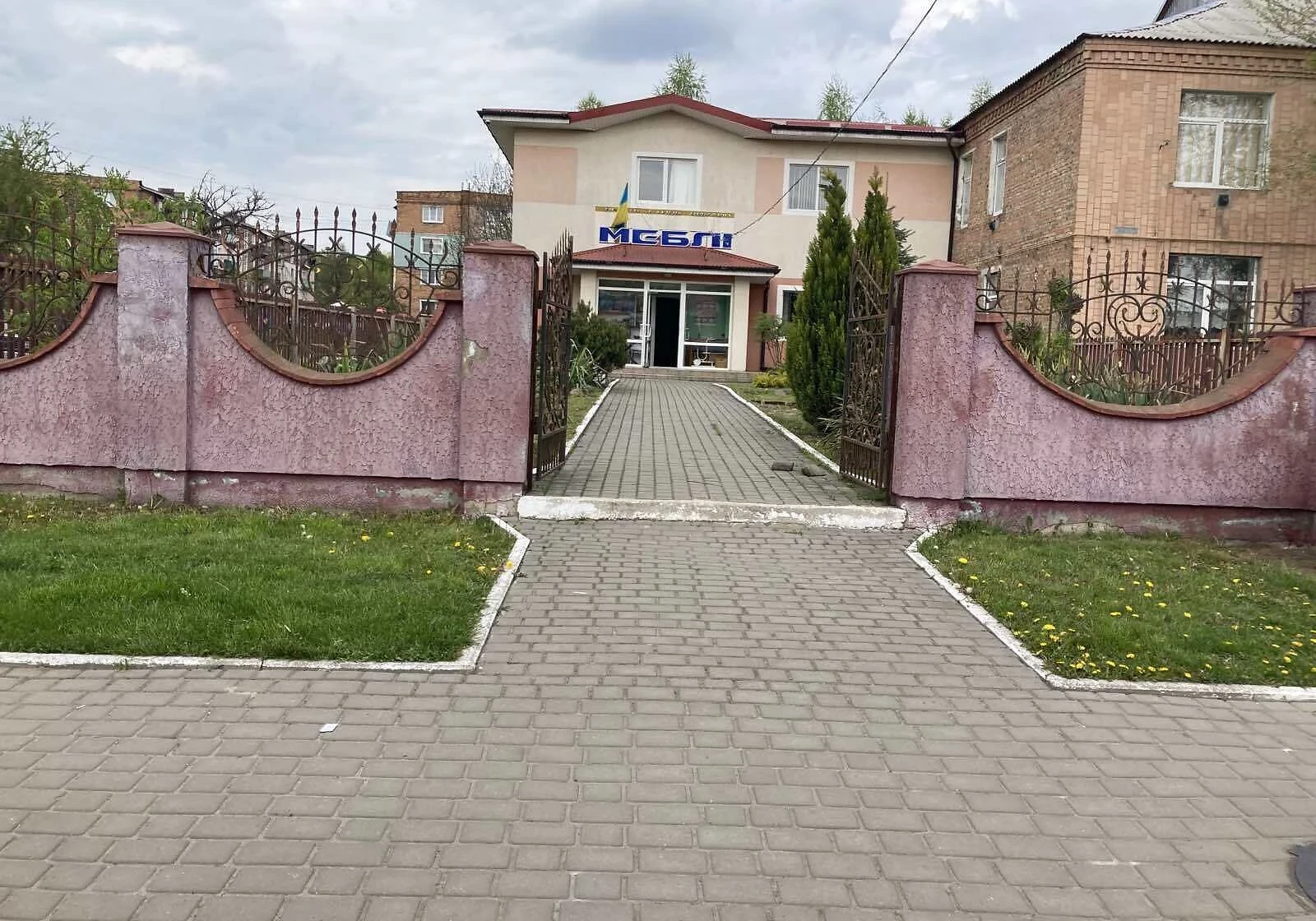 Приміщення, Нововолинськ: під магазин, 5 приміщень, торг