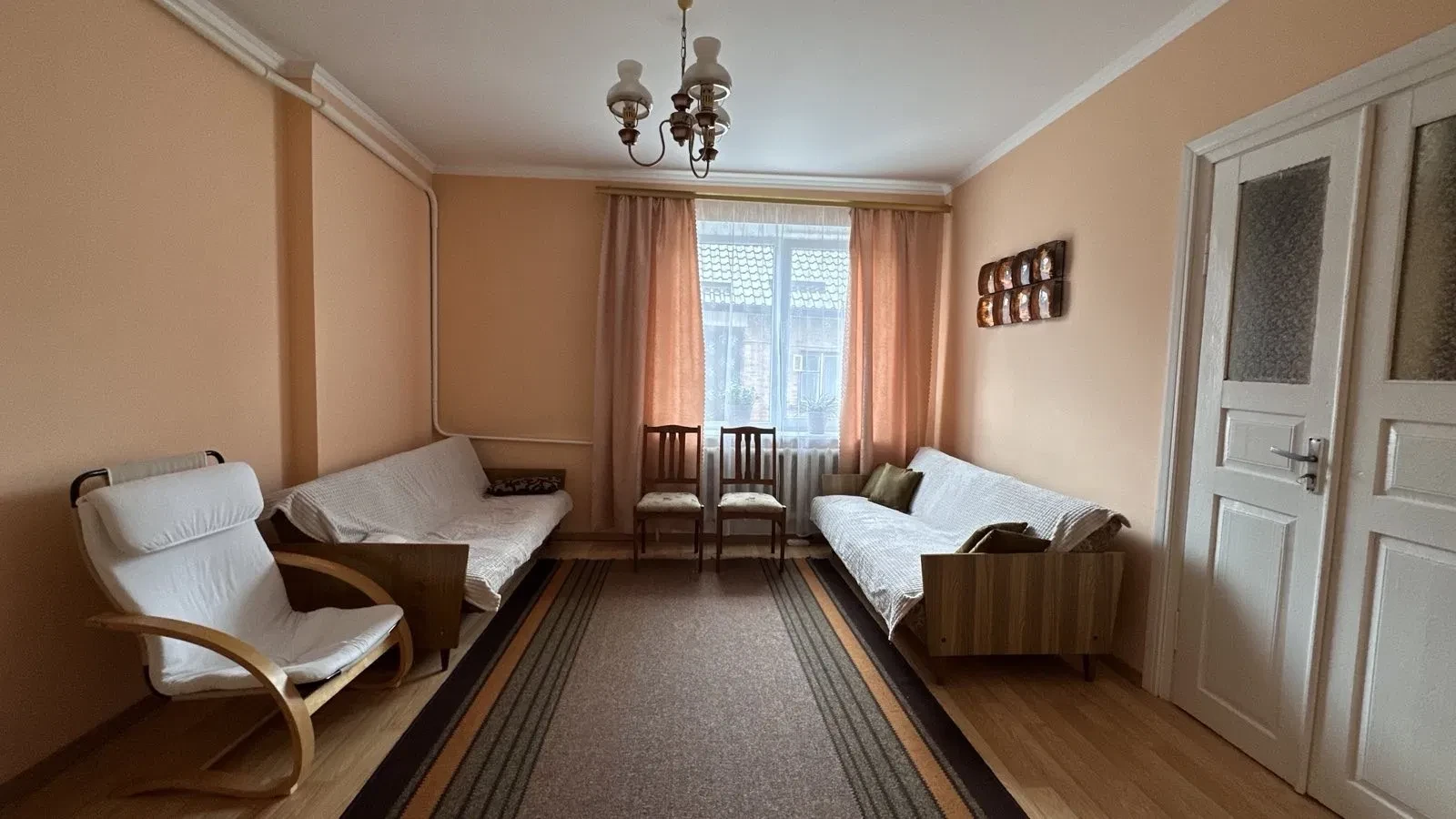 Будинок, Луцьк: 4 сотки, можна з котом і маленьким собакою - фото 1