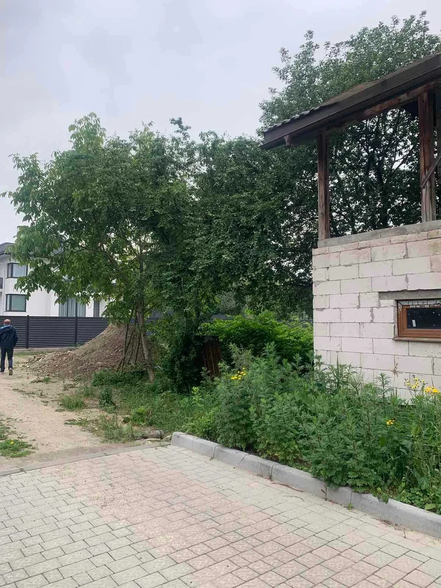 Участок 10 соток, Винники: незавершенное строительство, канализация, фото 2