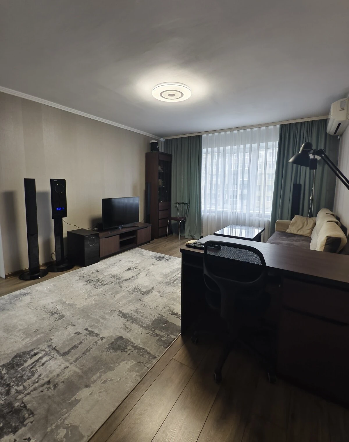 2-кімнатна квартира, Титова: євроремонт, бойлер, вантажний ліфт - фото 1