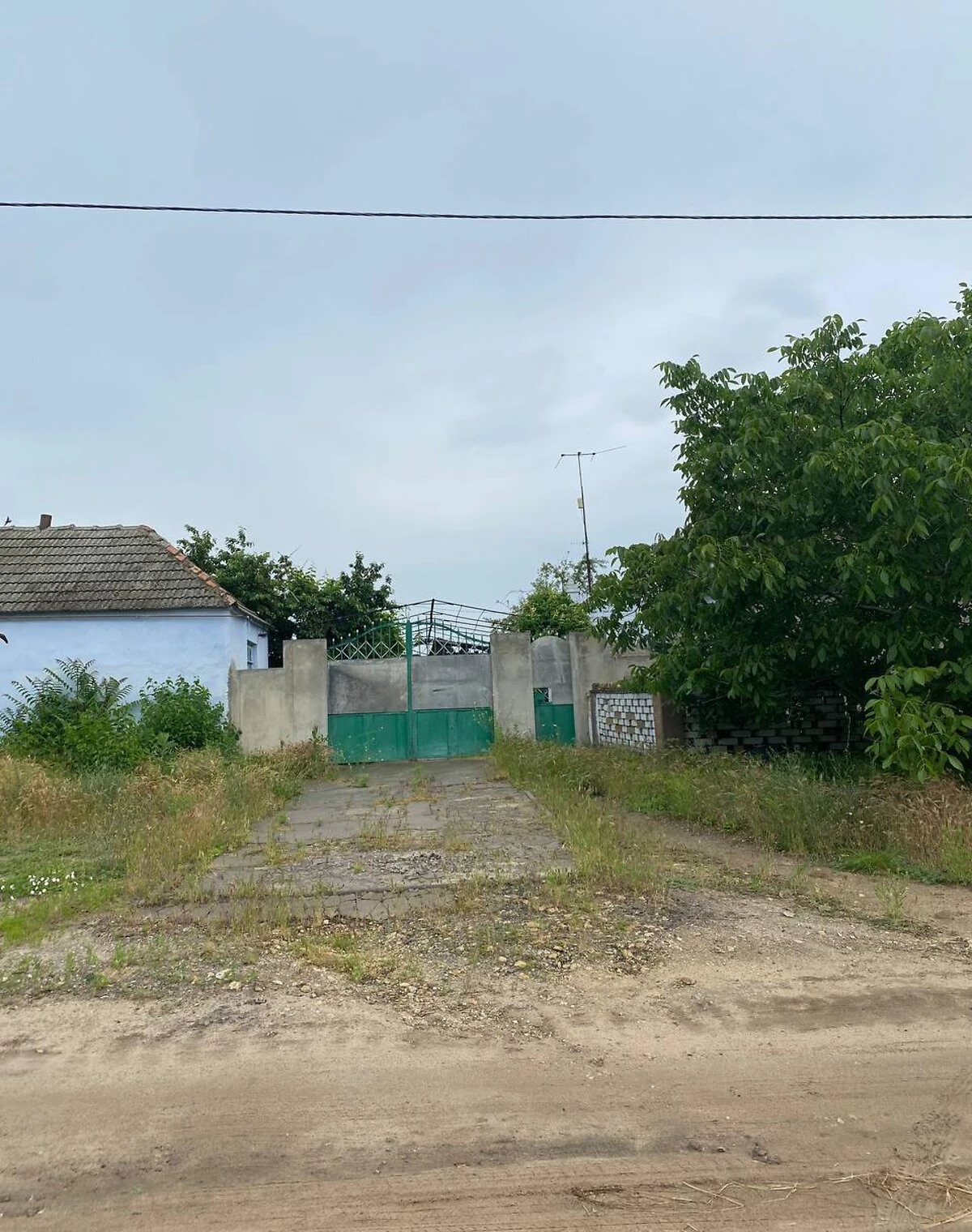Будинок, Баловне: 40 соток, веранда, гараж