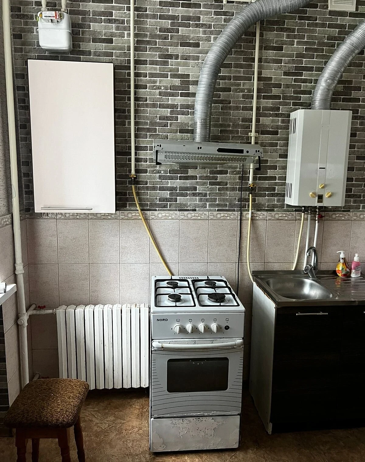 2-кімнатна квартира, Заводський: вода й опалення без світла, сталінка - фото 2