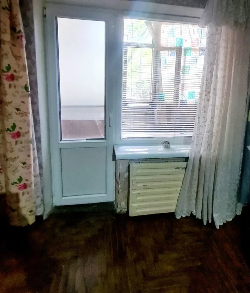 2-кімнатна квартира, Хортицький: частковий ремонт, пластикові вікна - фото 4