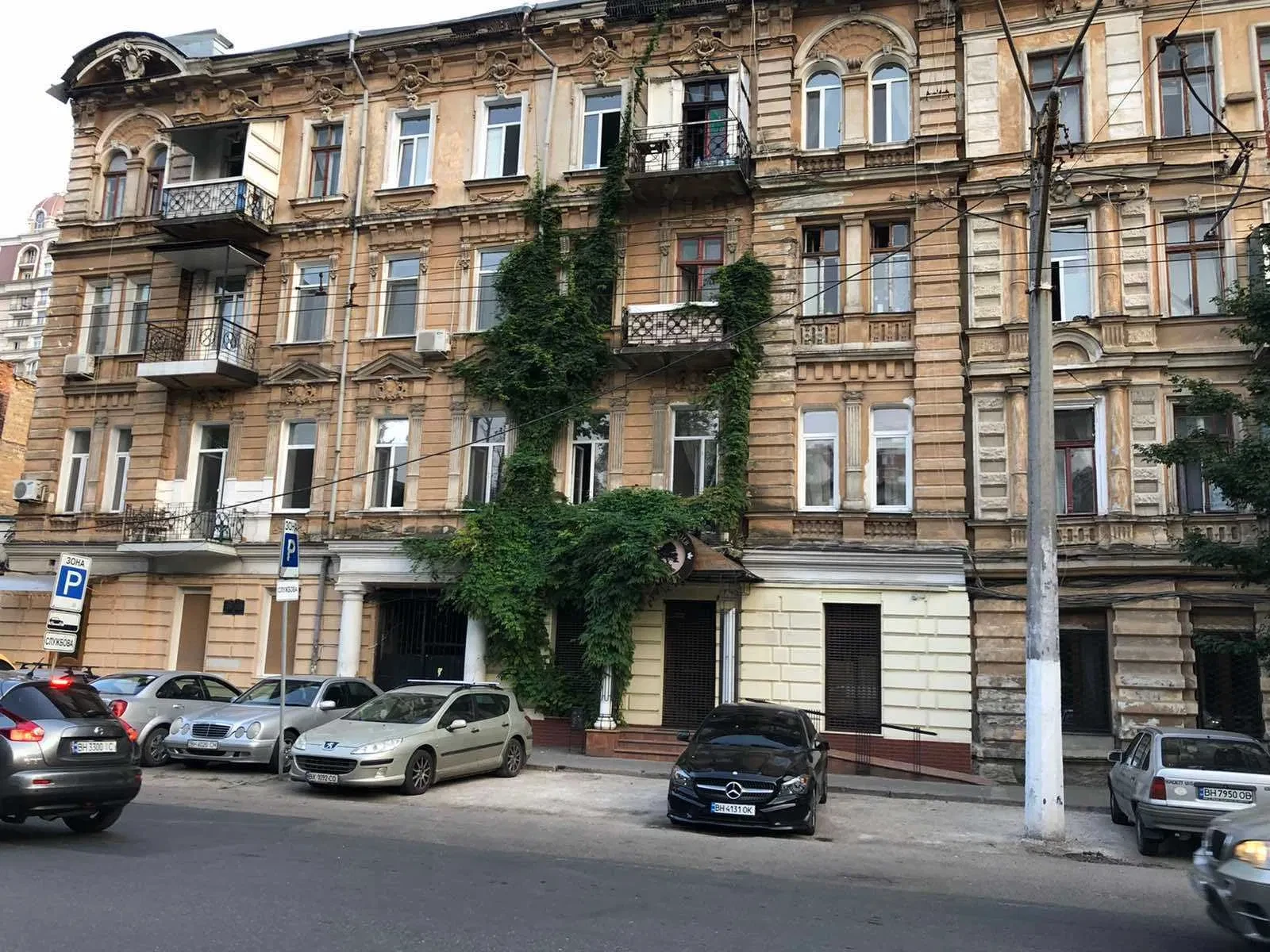 3-комнатная квартира, Приморский: 2 кухни, дом до 1917 года