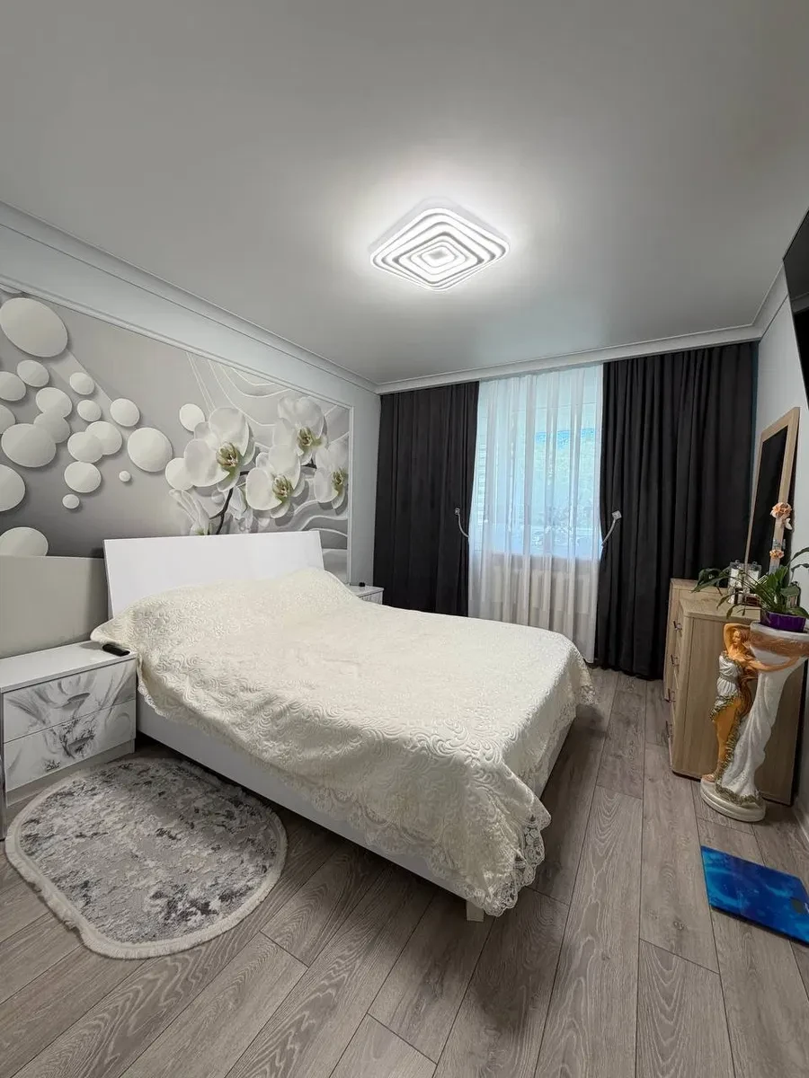 3-кімнатна квартира, Чернівці: євроремонт, меблі, без тварин - фото 1
