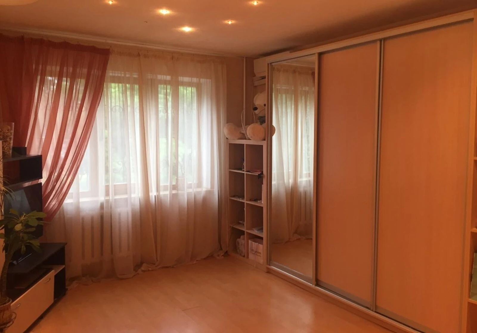 1-кімнатна квартира, Воскресенка: кухня-студія, метро Дарниця - фото 1