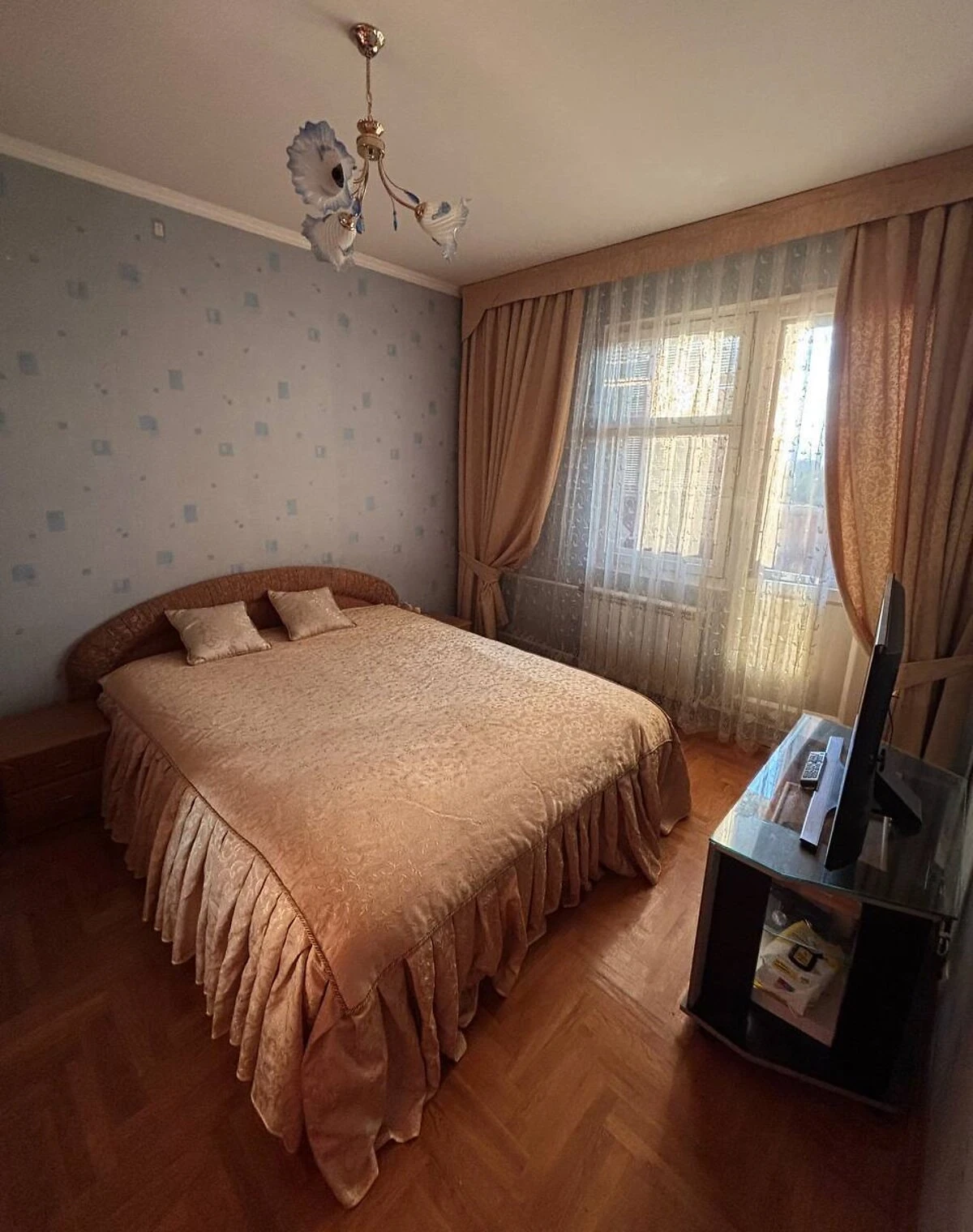 3-кімнатна квартира, Теремки-1: переуступка, опалення без світла