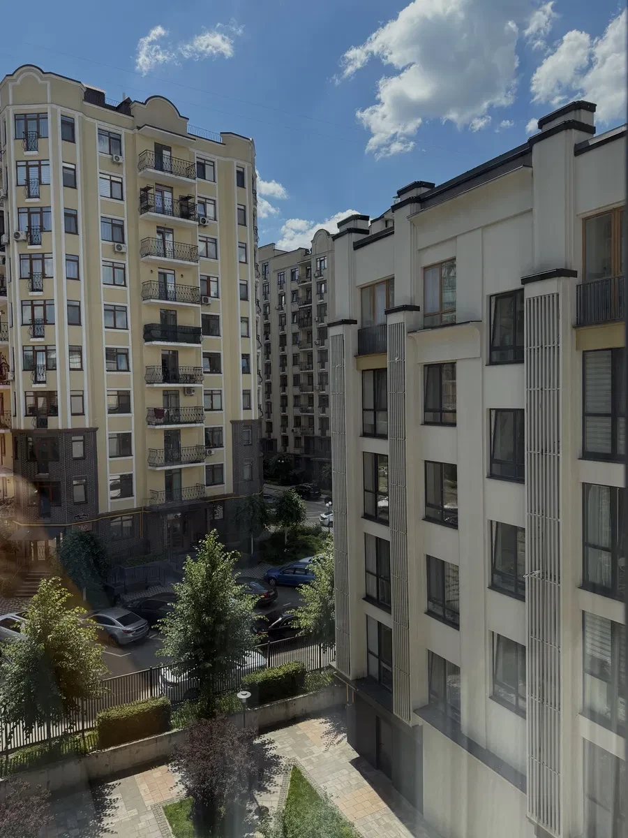 Евродвушка в ЖК Бургундія: кухня-гостиная 15 м², мебель и техника - фото 4