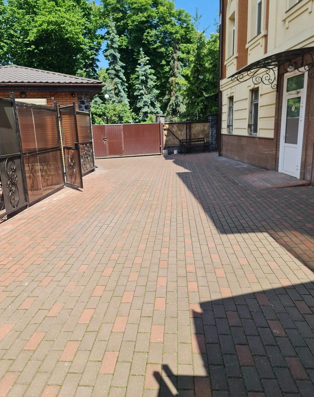 Офіс, Поділ: відкрите та кабінетне планування, резервне живлення - фото 3