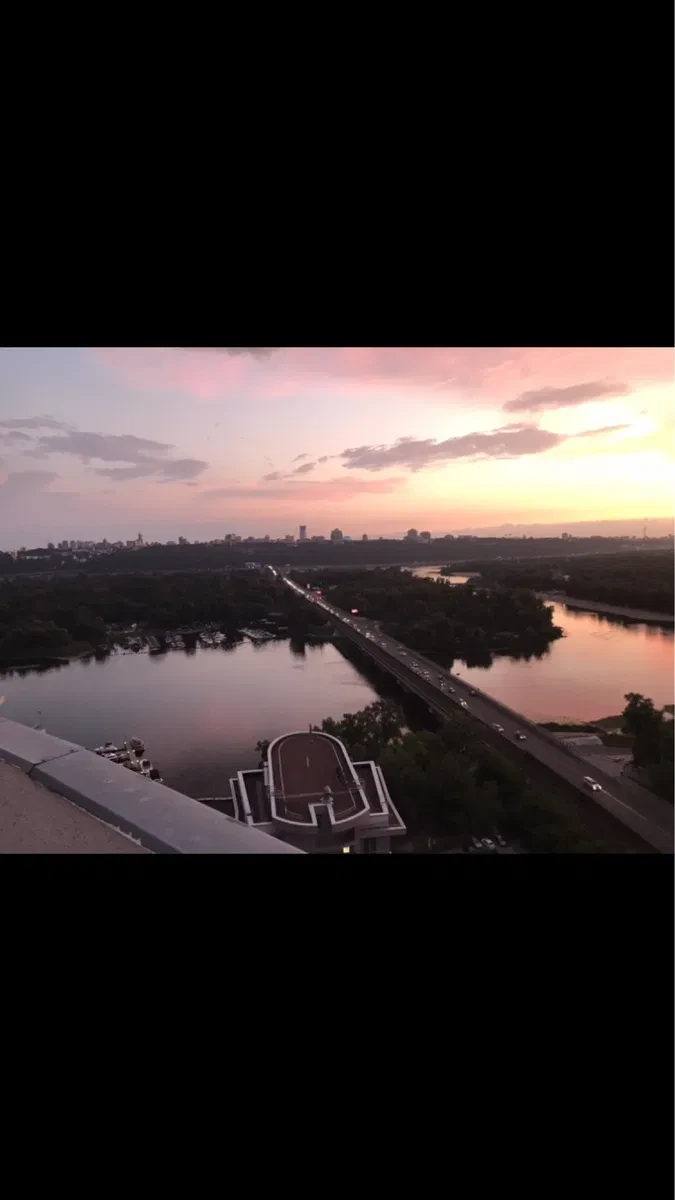 Офіс, Дніпровський: тераса 200 м², вид на Дніпро