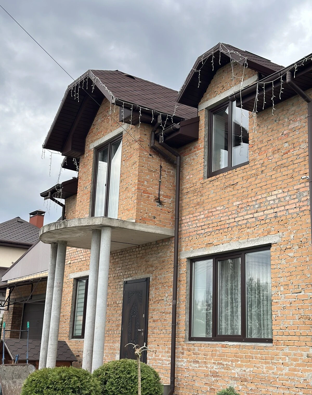 Будинок, Гореничі: дизайнерське оформлення, гараж, бесідка - фото 4