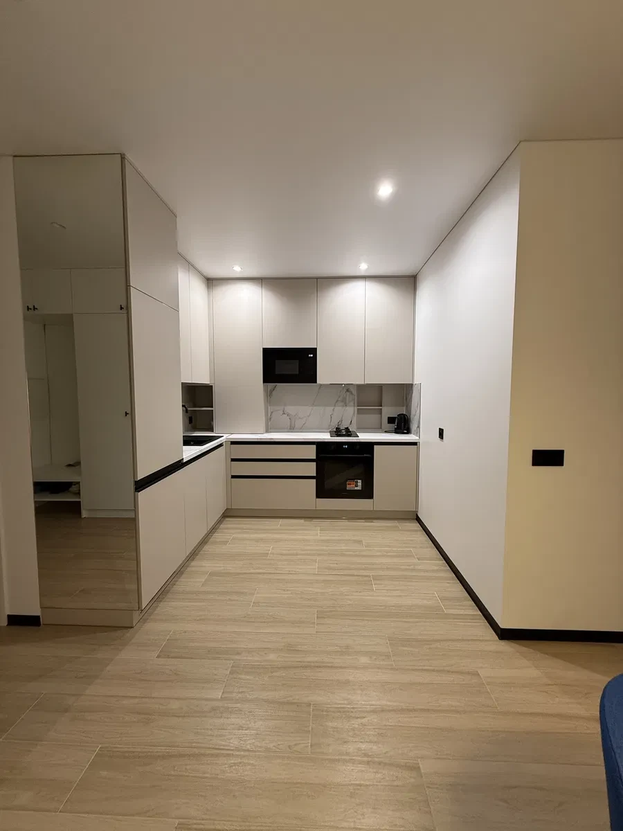 1-кімнатна квартира у ЖК sofi house: дизайнерський ремонт, дворик 23 м² - фото 3