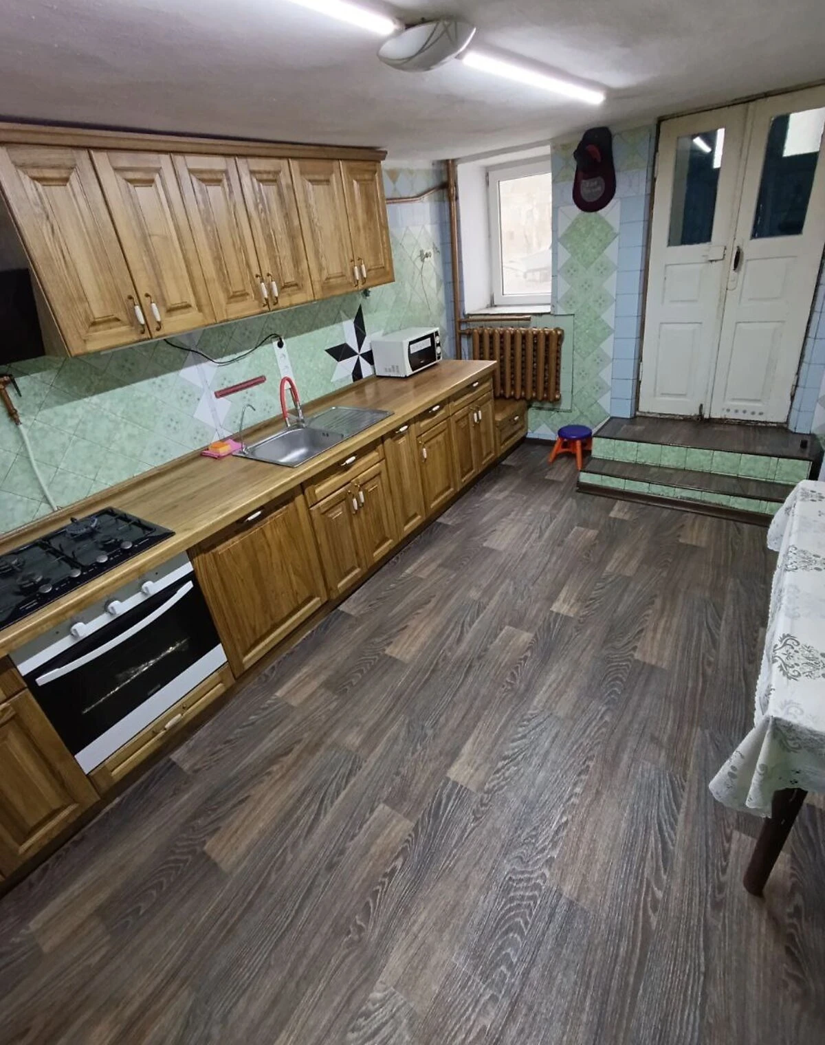 Дом, Краснополье: гараж с подвалом, 10 соток, торг