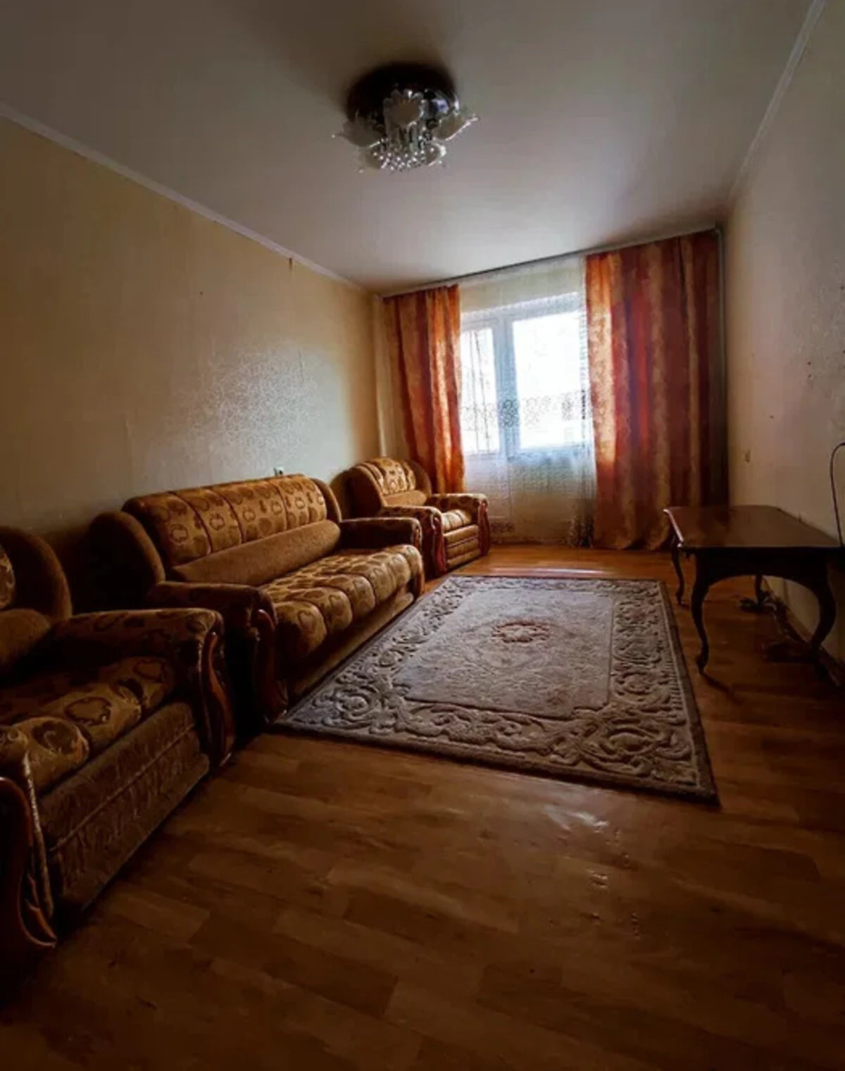 2-кімнатна квартира, 40 мікрорайон: косметичний ремонт - фото 1