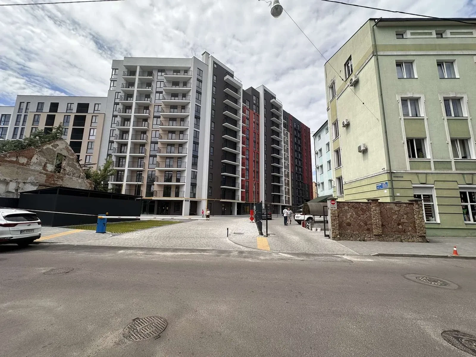 Помещение в ЖК MillTown: фасадное, панорамные витрины, отдельный вход - фото 3