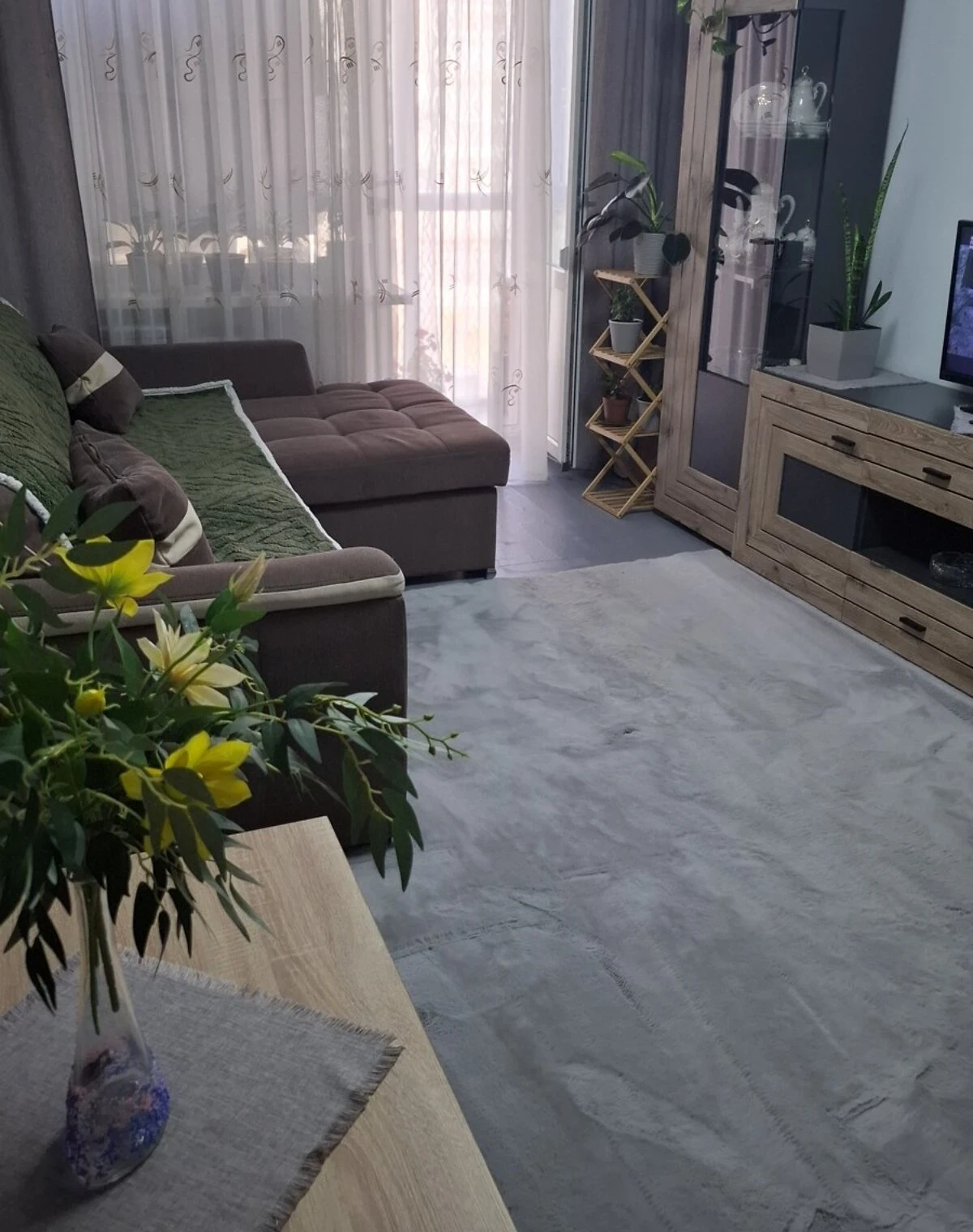 2-кімнатна квартира, Центр: косметичний ремонт, цегляні стіни - фото 2