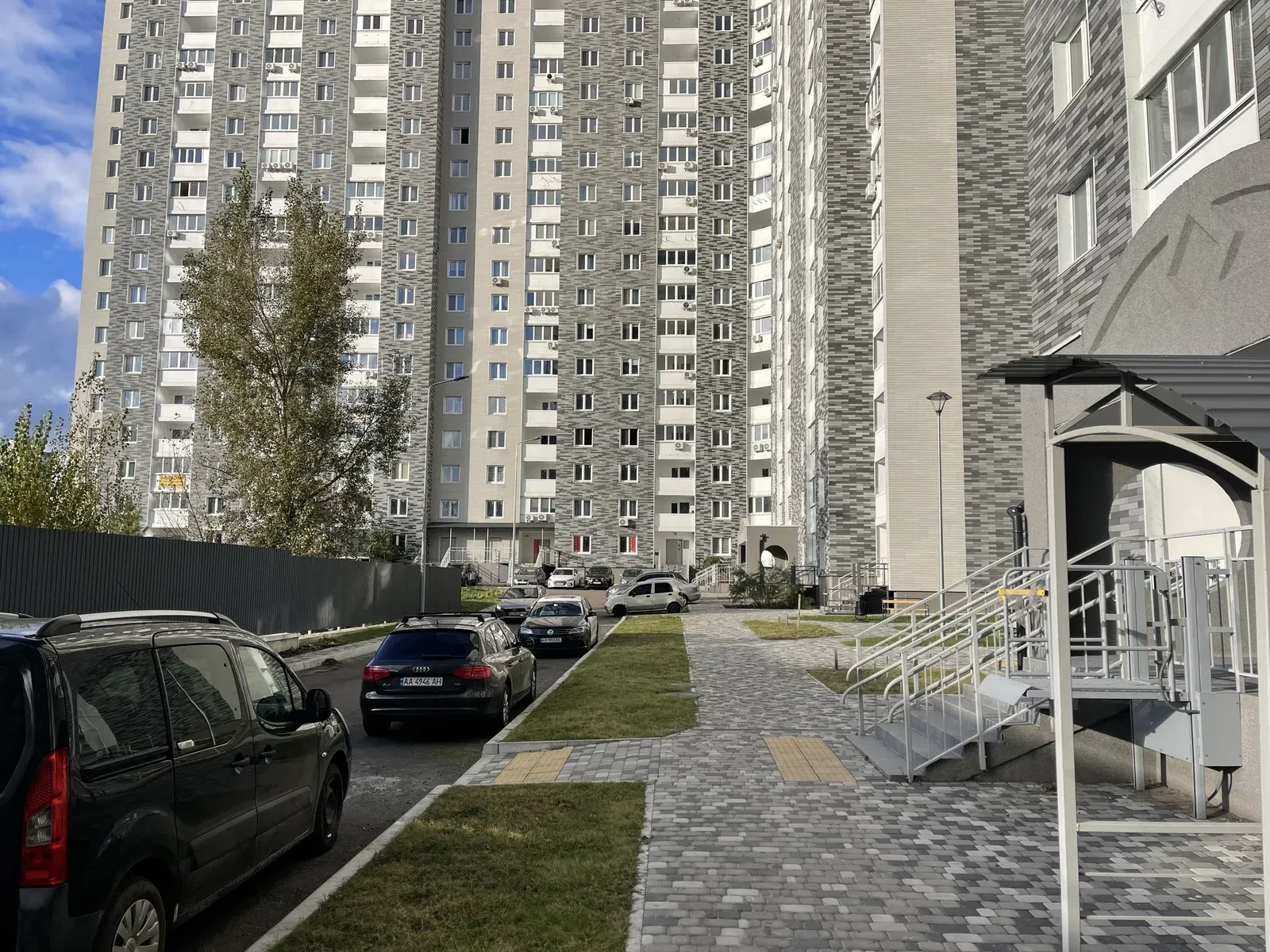 Приміщення у ЖК Навігатор 2: фасадне, можна об’єднати - фото 2