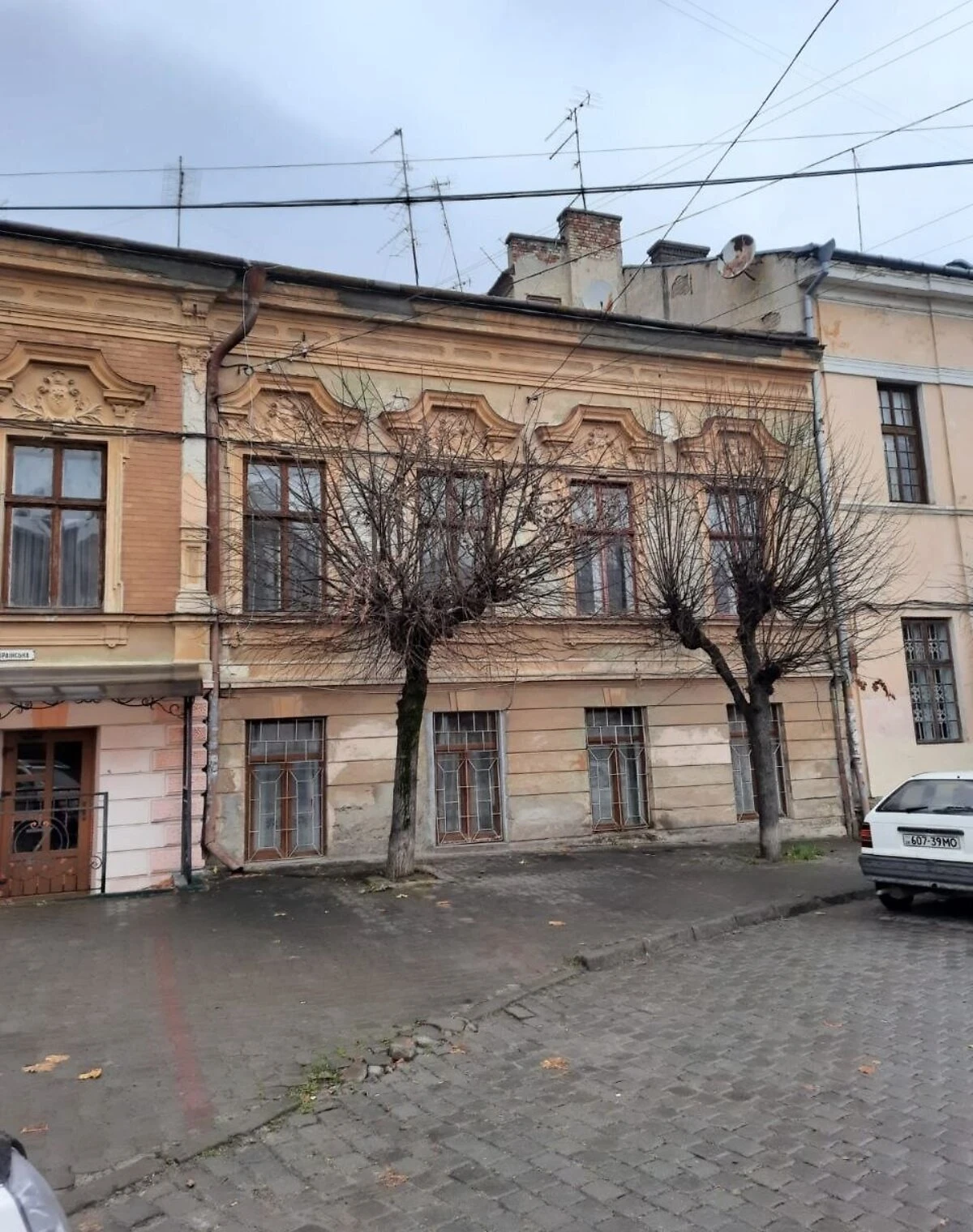 1-кімнатна квартира, Першотравневий: цегляні стіни, внутрішній двір - фото 1