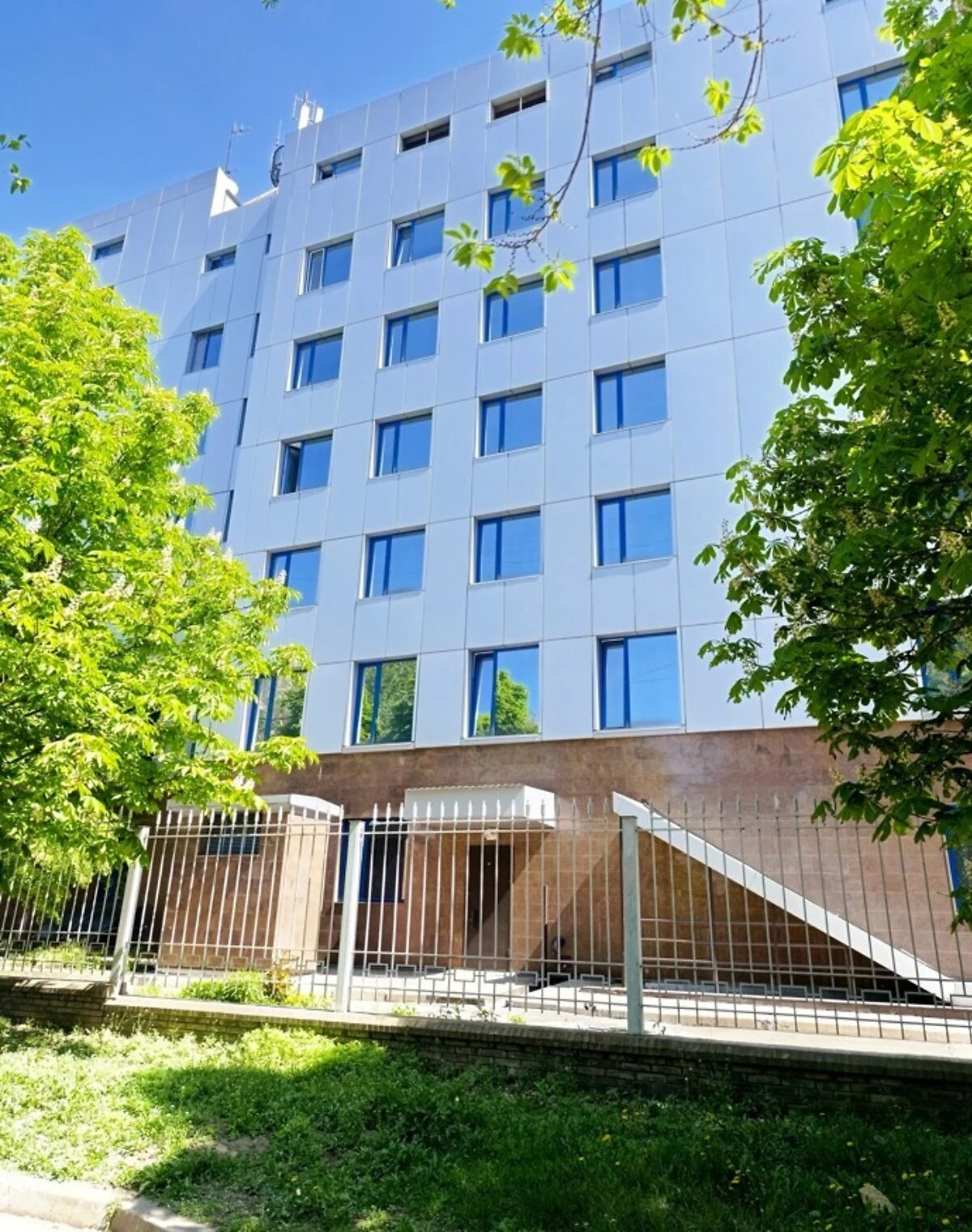 Офіс, Соцмісто: 27 приміщень, окрема будівля, панорамні вікна - фото 5