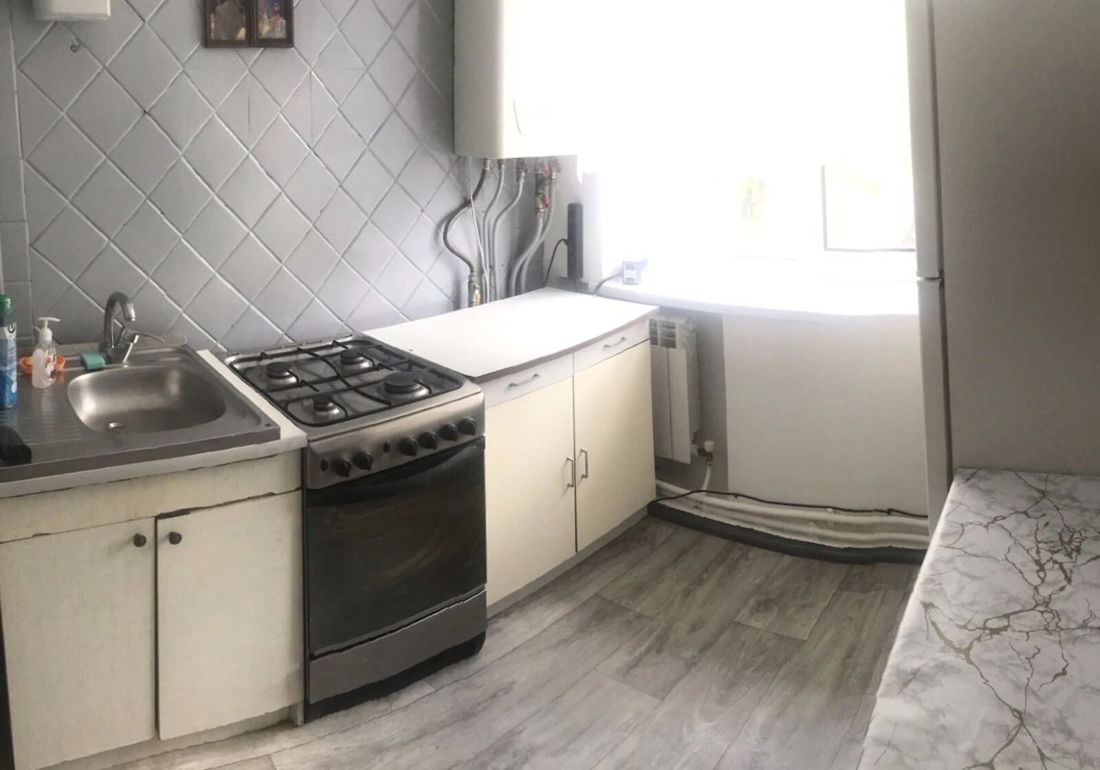 2-кімнатна квартира, Будівельник: двоконтурний котел, цегляні стіни - фото 1