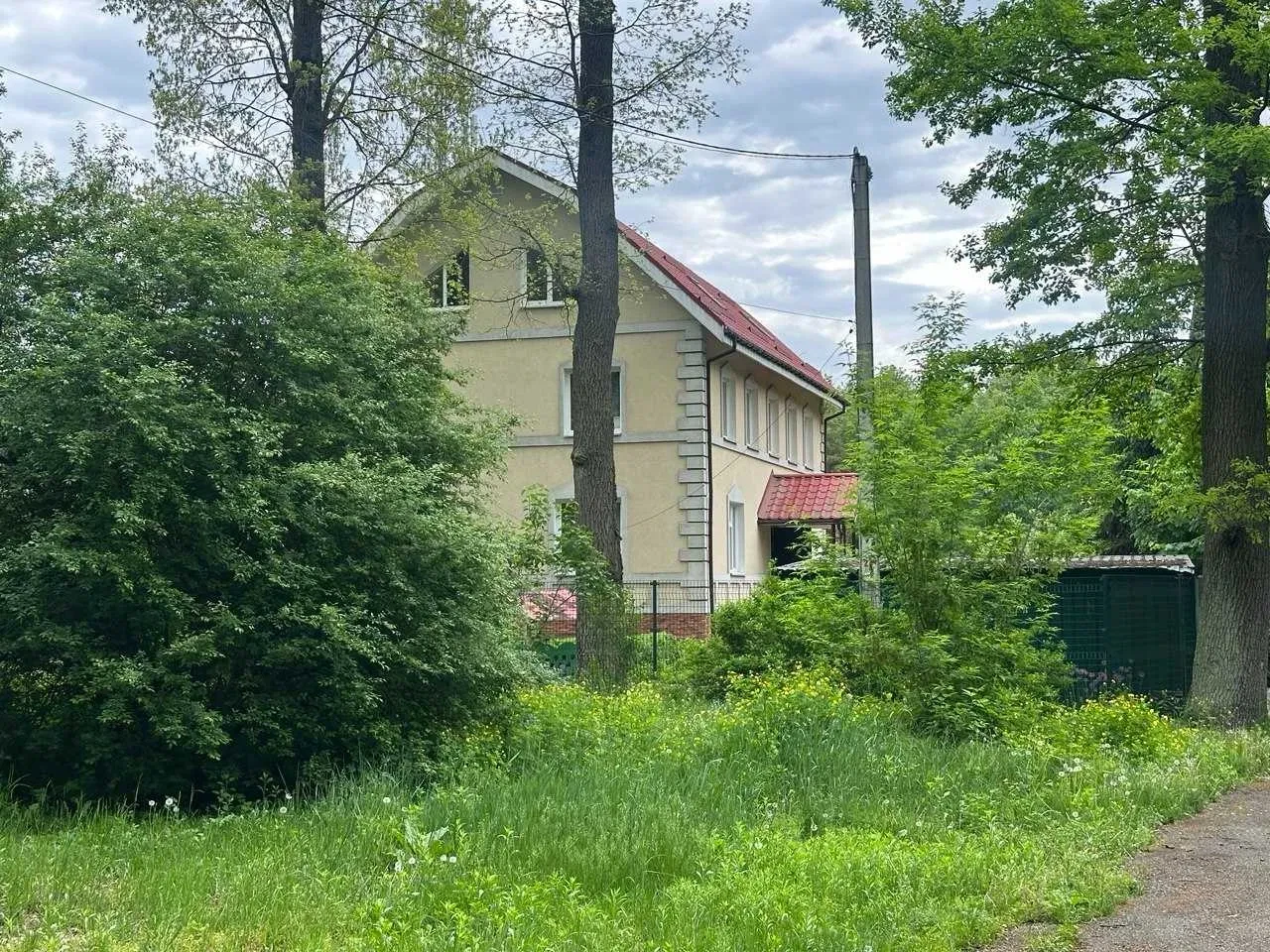 Будинок, Ворзель: можна під хостел, 15 соток, гараж