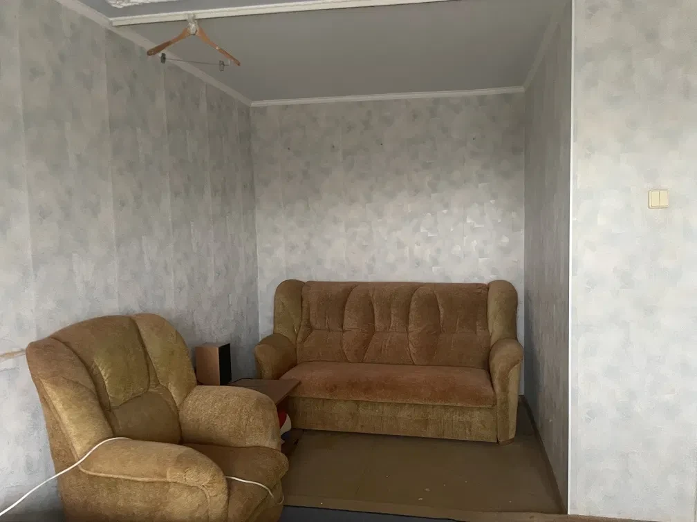 1-комнатная квартира, Приморский: кирпичный дом, вид во двор, фото 2