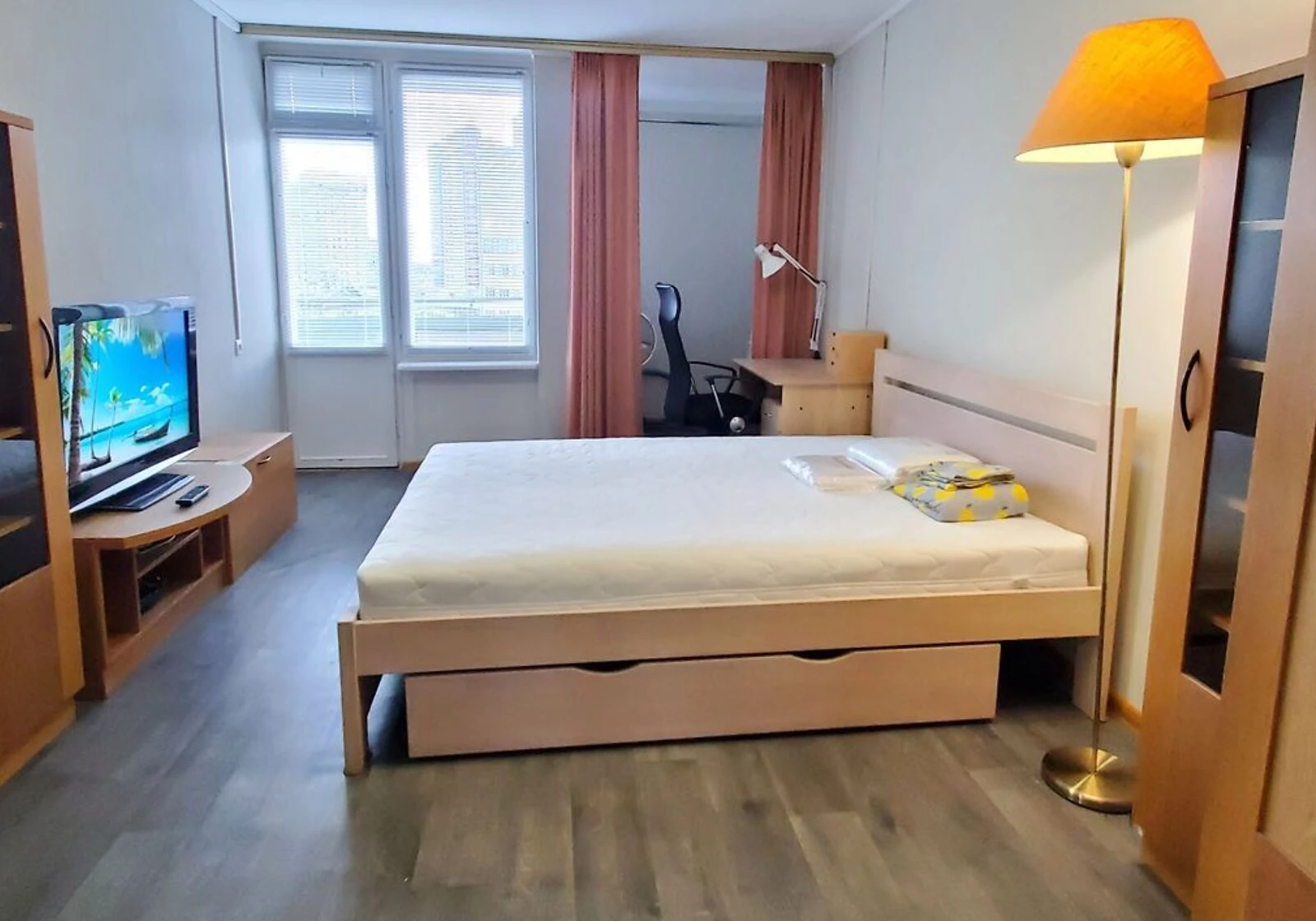 1-кімнатна квартира, Центр: можна з дітьми, опалення і вода без світла - фото 1