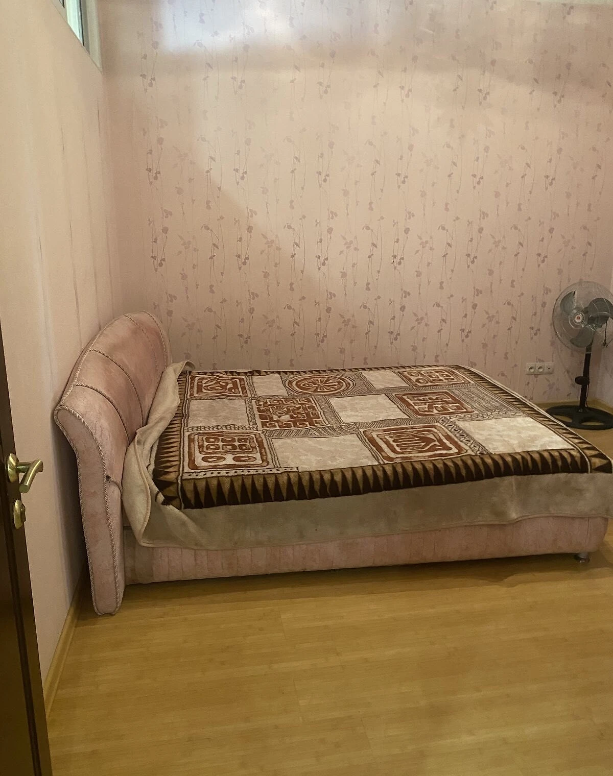 1-комнатная квартира, Приморский: многоуровневая планировка, охрана - фото 2